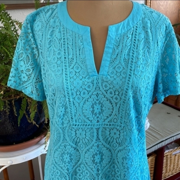Beautiful Lace Tunic Style Blouse Size Medium - Picture 7 of 10